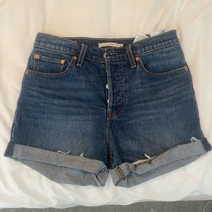 Levi Wedgie Short